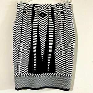 Graphic print skirt- mini 🤑